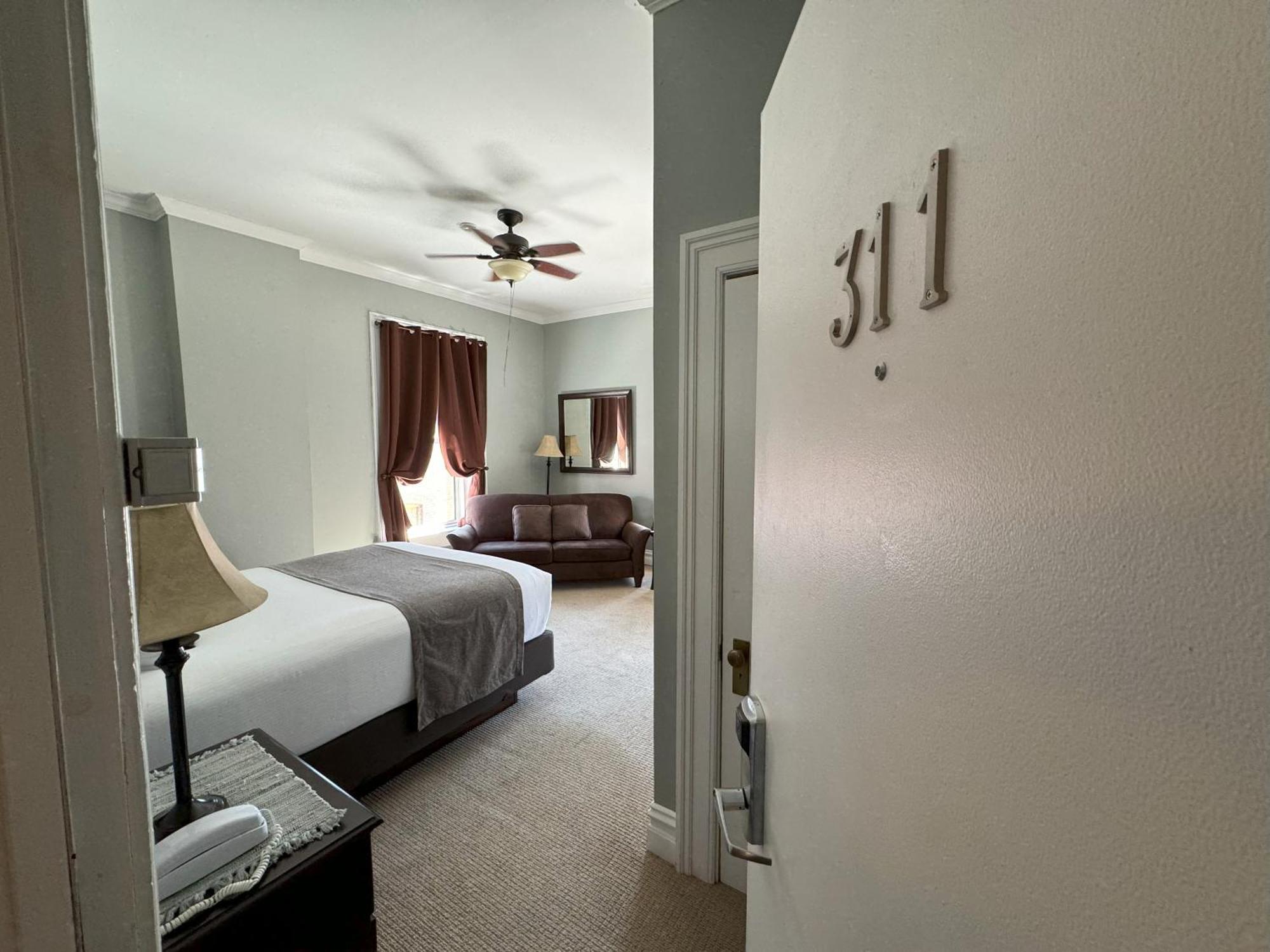 The Continental Hotel Centerville Εξωτερικό φωτογραφία